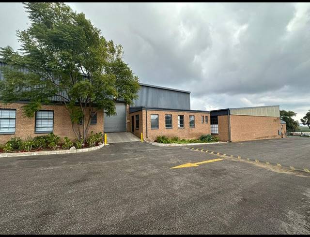 INDUSTRIAL PROPERTY TO RENT IN HALFWAY HOUSE